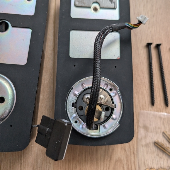 Lockly Secure Pro Deadbolt Edition - Picture 9 of 16